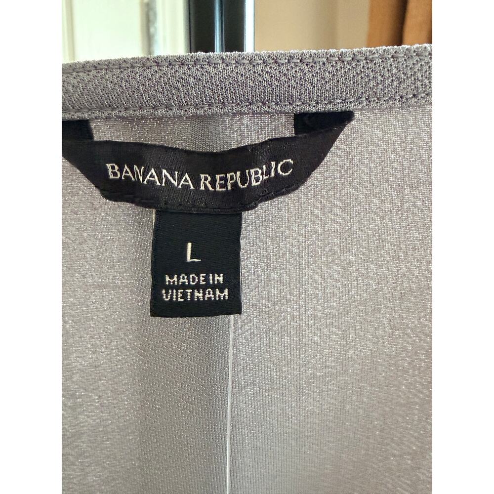 Banana Republic L gray v neck top NWT - Picture 4 of 6